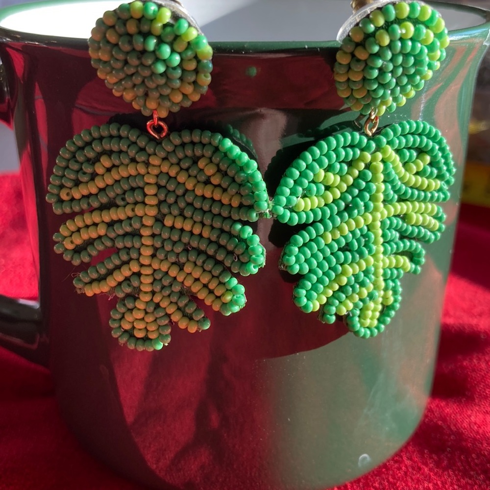 Green leaf beaded earrings
